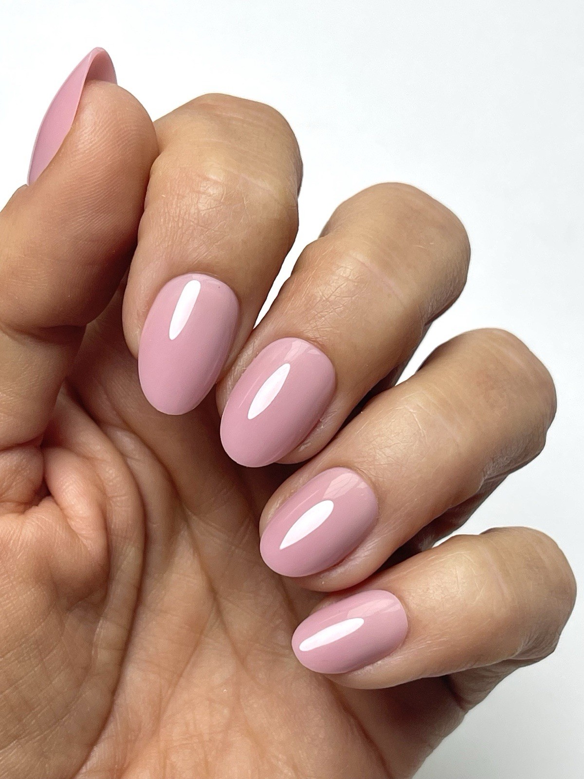 Red Aspen Press On Nails, Short Almond, Make Me Blush, Brielle