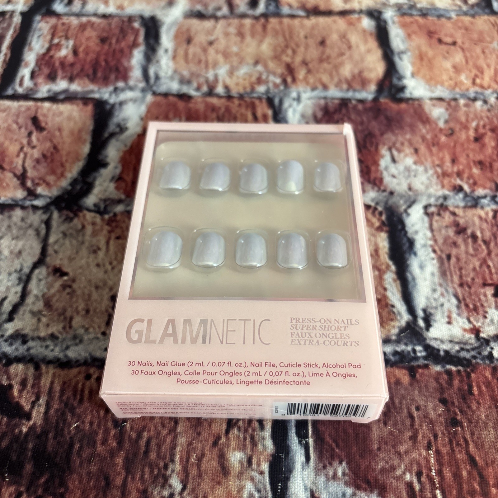 Glamnetic Press-On Nails Light Blue Clear Skies Extra Short