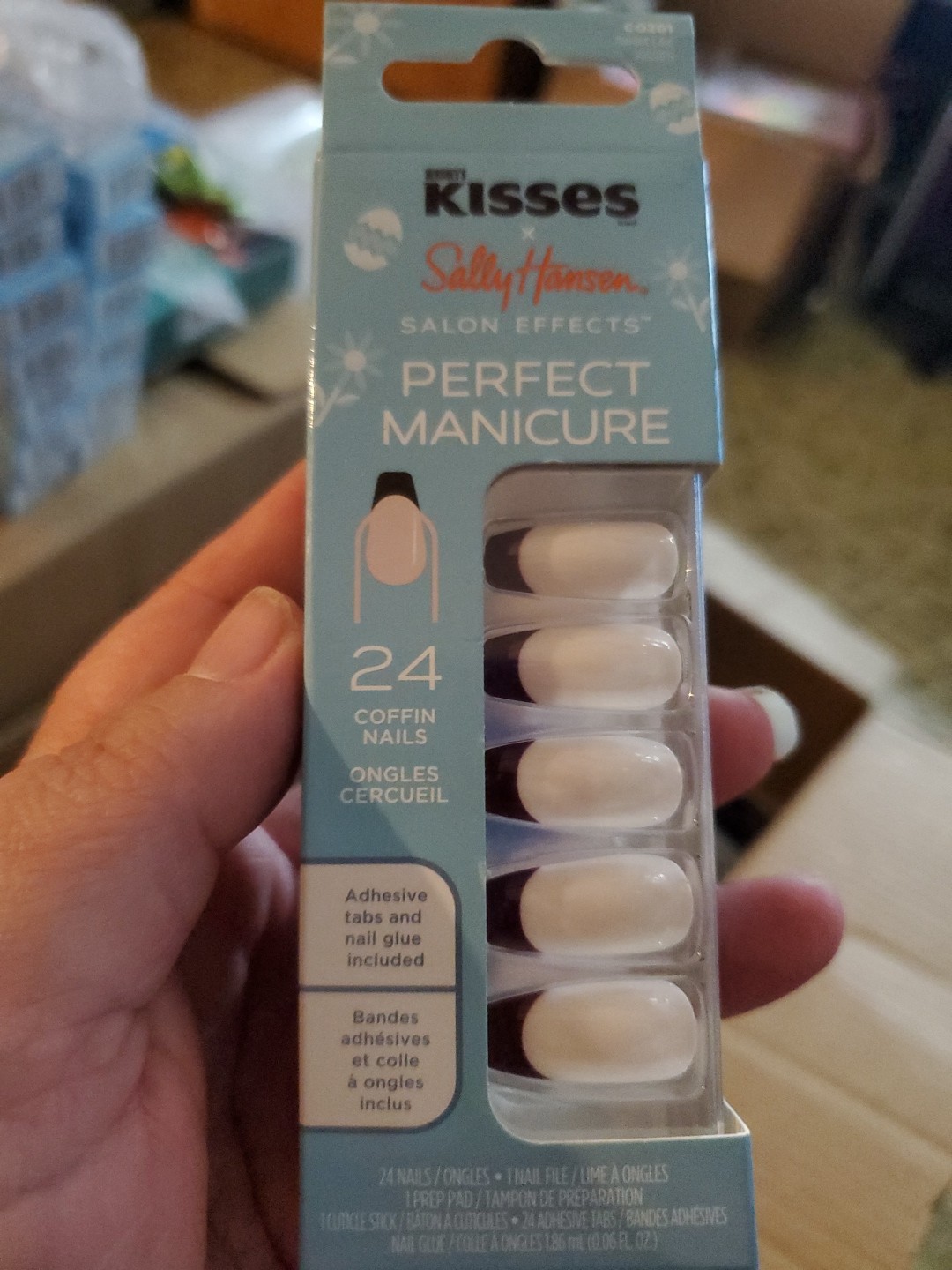 Sally Hansen Salon Effects Perfect Manicure x Hershey’s Kisses Sweet Like Kisses