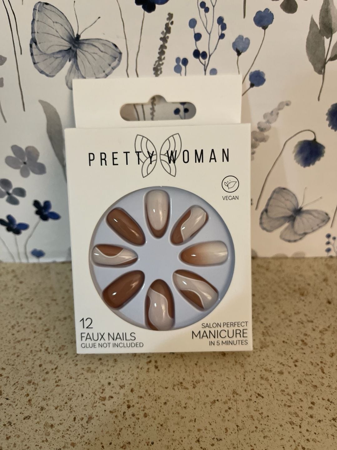 Pretty Woman 12 Count Faux Nails Brown and Beige Swirl Almond Press-On Manicure