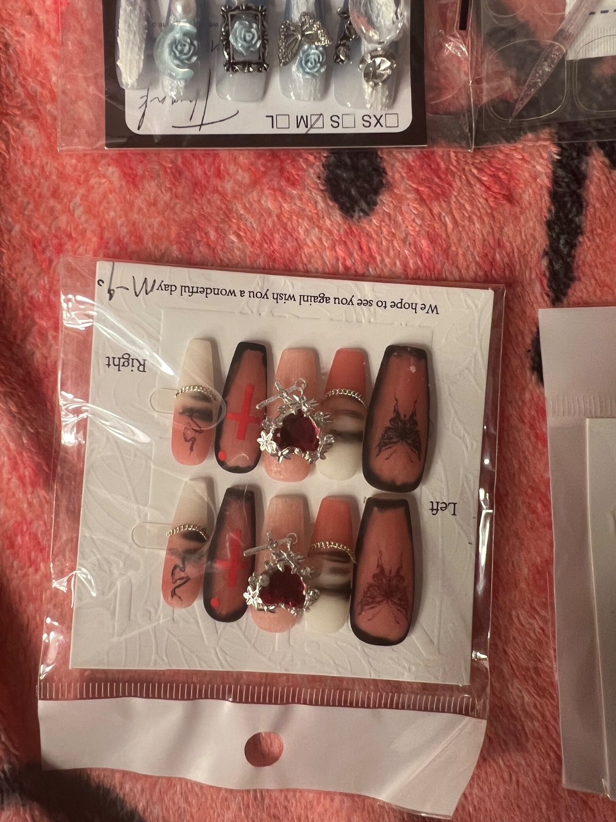 Super high quality, reusable, handmade press on nails. You get 5 pairs with glue