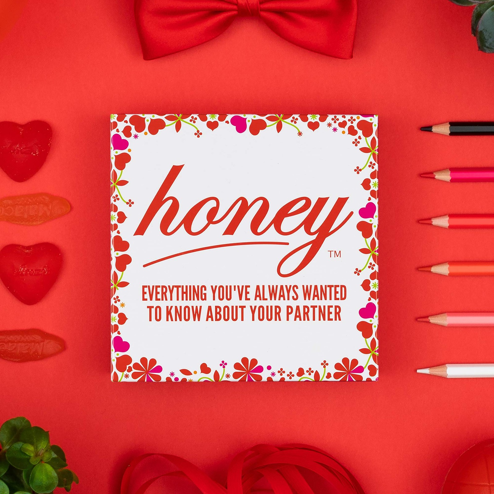 Hygge Games Honey – Everything 5.7 inches x x 1.8 inches, Red