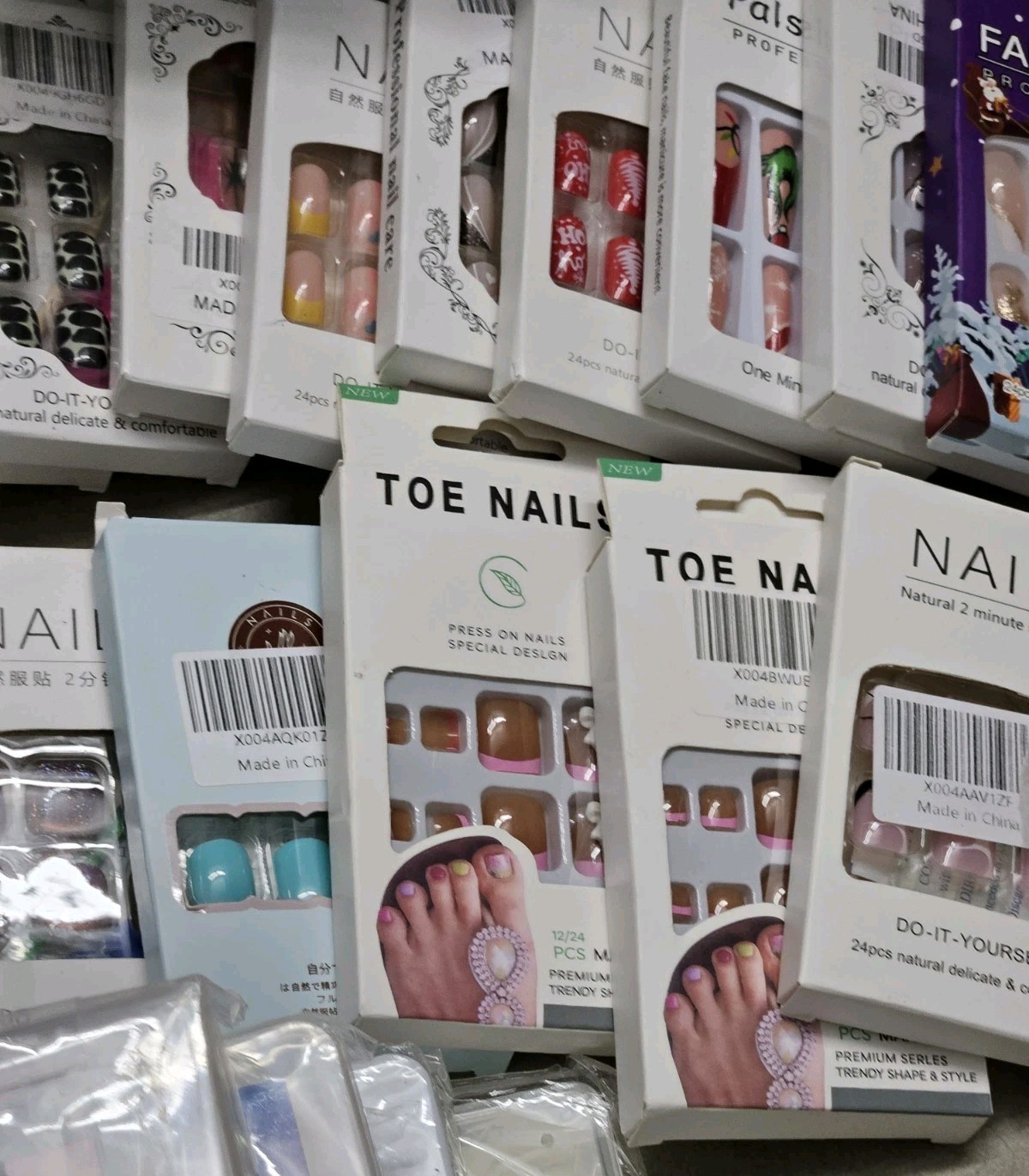 Bulk Lot Of 194 Different Brand Press-On Nails, Large Variety of Sizes And Style