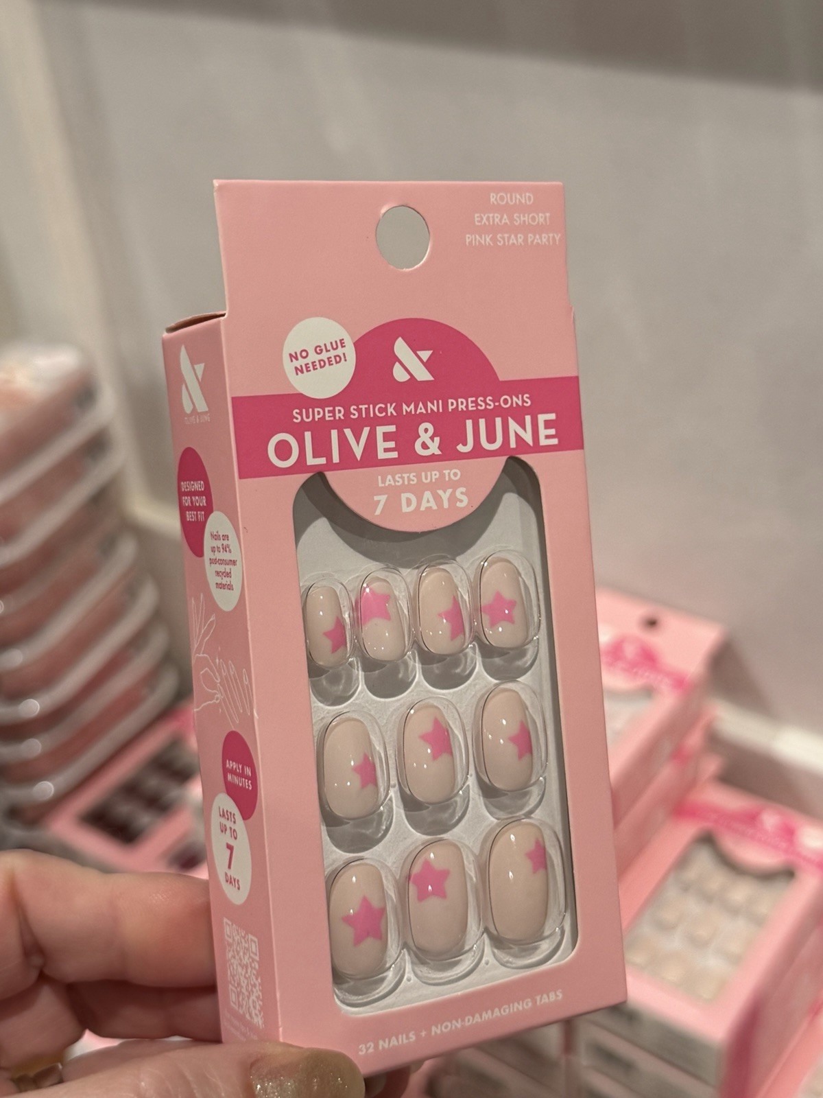Olive & June Press-On Nails Round Extra Short Pink Star Party Pre-Designed