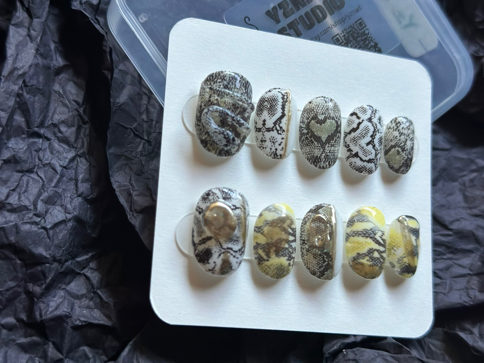 🔥CUSTOM Cool snake pattern 3D Handmade Gel short nails，Press On size：M