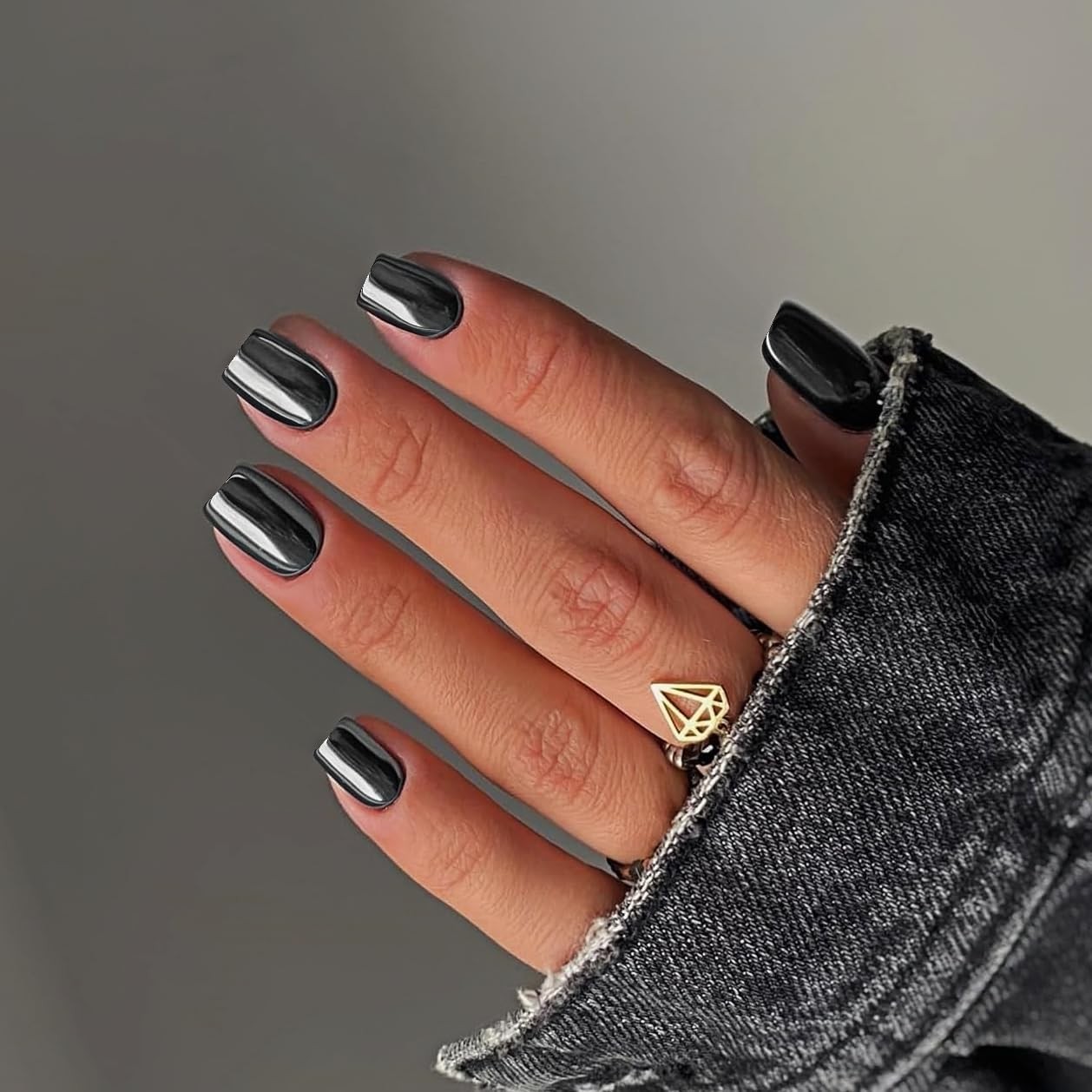 Mirror Metal Black Press-on Nails – 0.04 Ounce (Pack of 24), square black