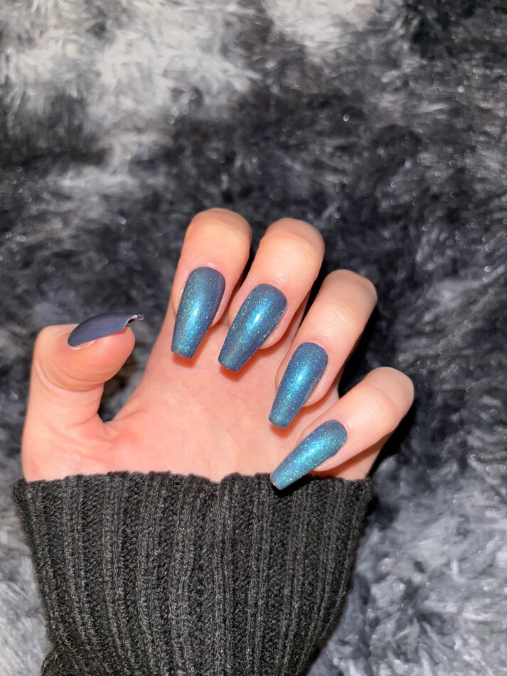 Mystic Frost – The Enchanting Color-Shifting Handmade Press-On Nail Set