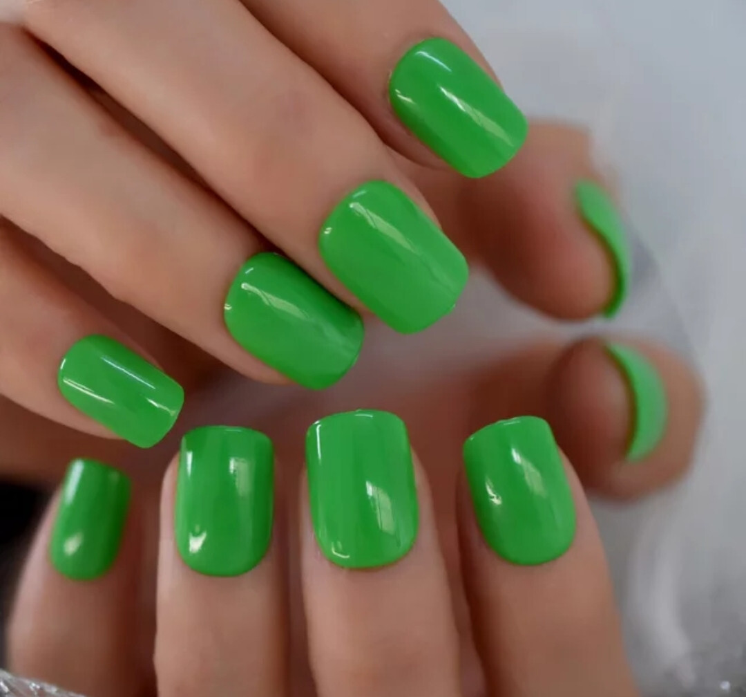24 Short Press on Nails kit w glue green gel square squoval