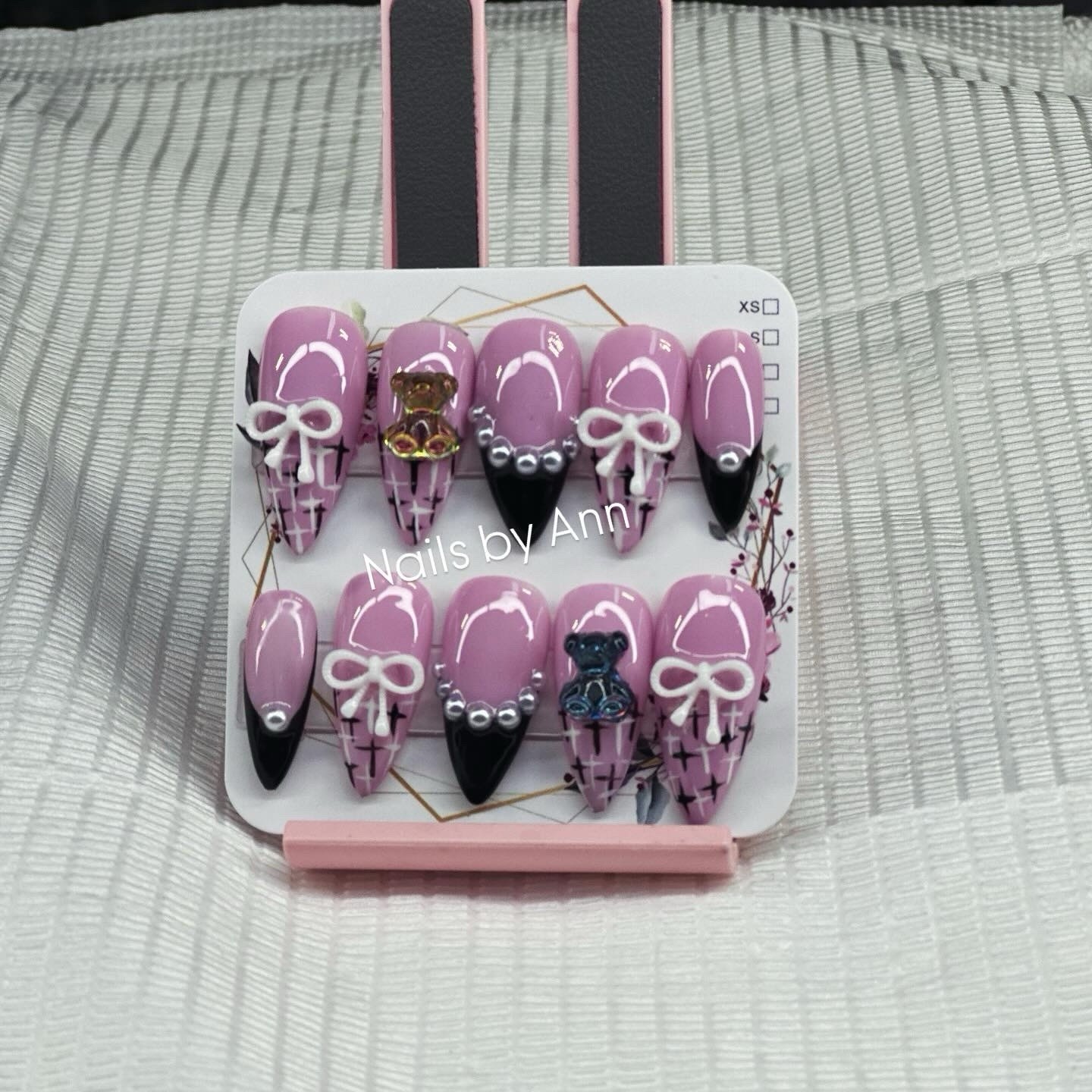 Custom Press-On Handmade nails with bows and teddy bears.