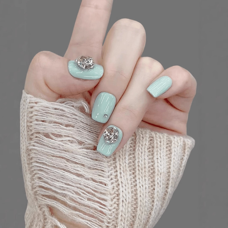 64Pcs Mint Green Rhinestone Press on Nails, Short Square Shiny Fake Nails