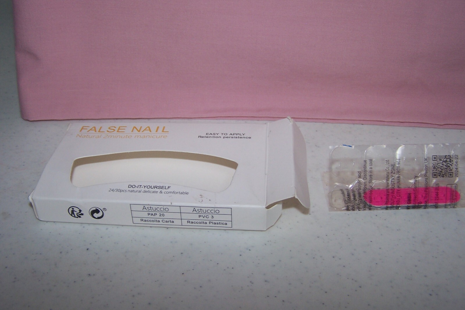 False Nail natural 2 Minute Manicure Do-It-Yourself Easy to Apply 24/30 pcs. NEW