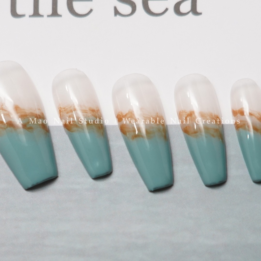 Press on nails – Amber Lake