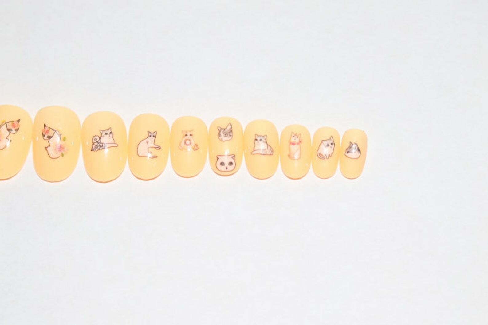 Cats- press on nail set- (Set of 18 sizes 0-8)