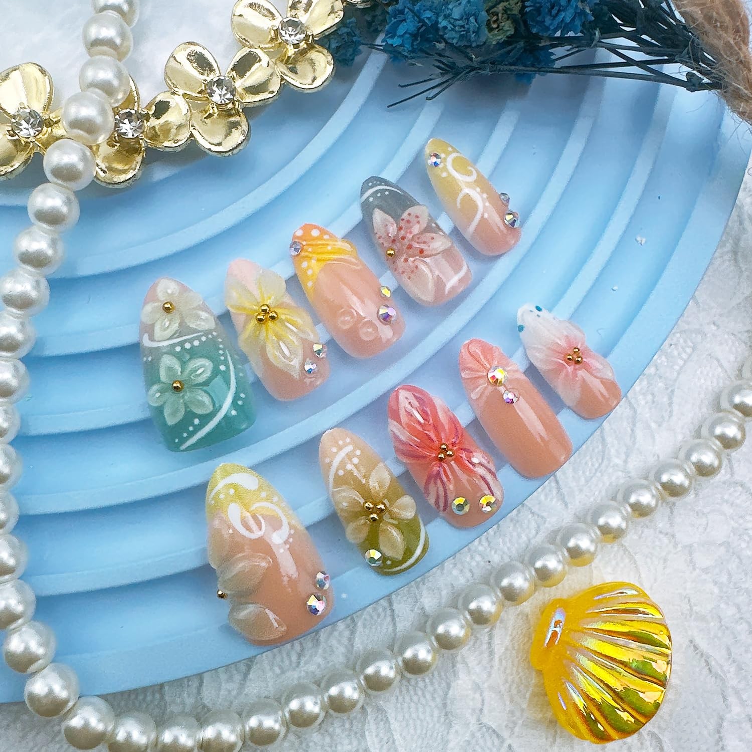 30pcs Cute Flower Press on Nails Medium Almond Fake Nails with Gold Pearl Rhi…