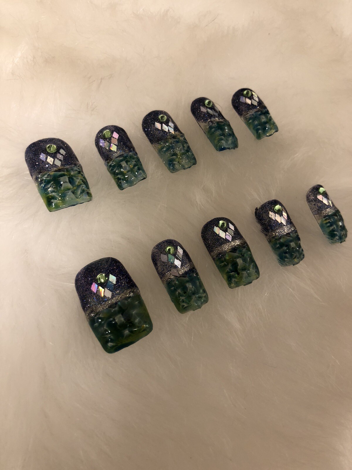 Z NAILZ!: Z CLAWZ! Gorgeous Set Of Alligator Textured Green/Blue Press On Nails