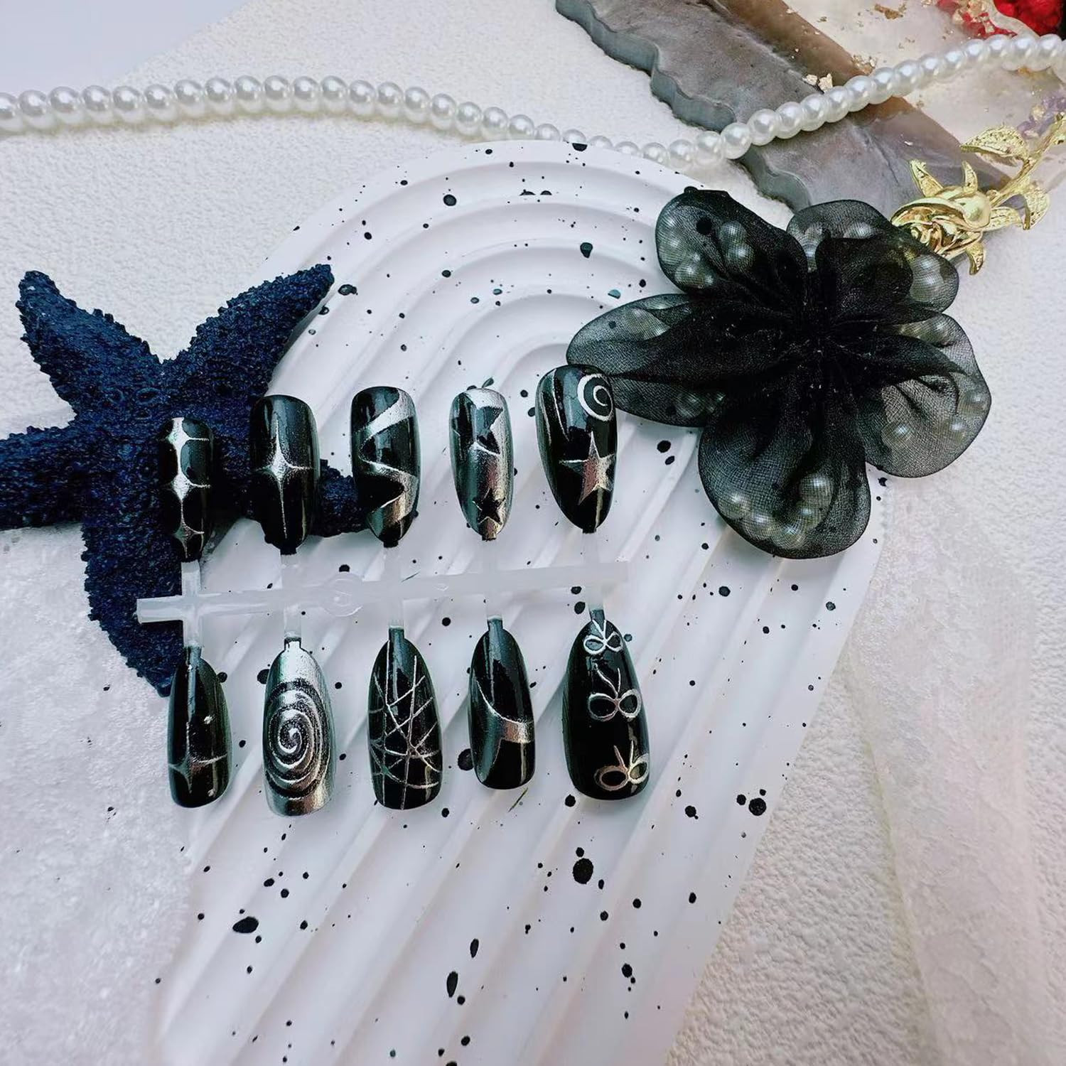 30Pcs Gothic Black Silver Press on Nails Medium Almond Fake Nails Y2K Star Swirl