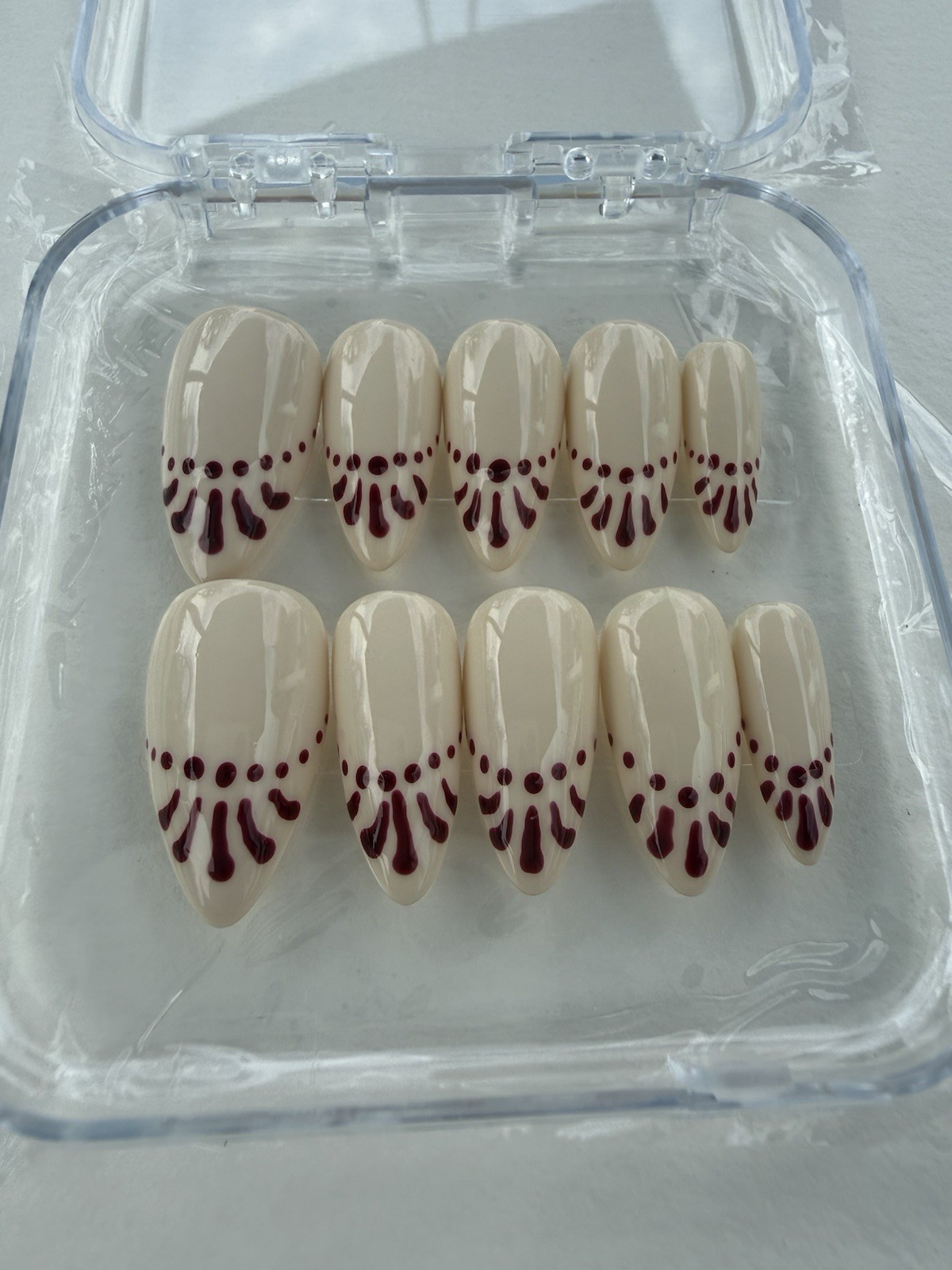 Press On Nails Handmade Apres Short Almond With Beige And Dark Red Design Size M