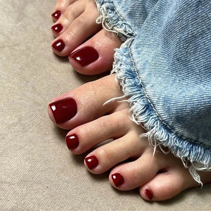 Stylish Gold French Nude Pink Wearable Nail Art Simple Fashion Fake Toenails