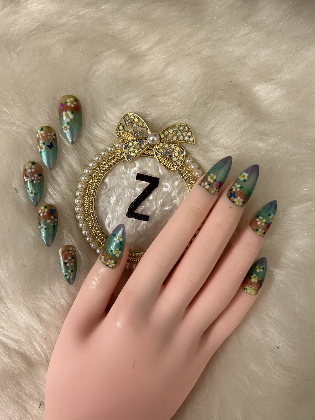 Z NAILZ! Gorgeous set of Handmade Custom Floral Ombre’ Stiletto Press On Nails