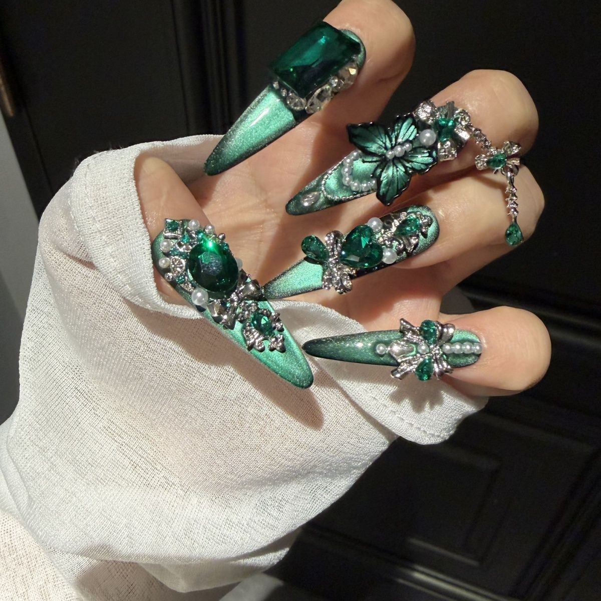 Luxury Lake Blue Cat Eye Handmade Press On Nails With Diamonds Chain