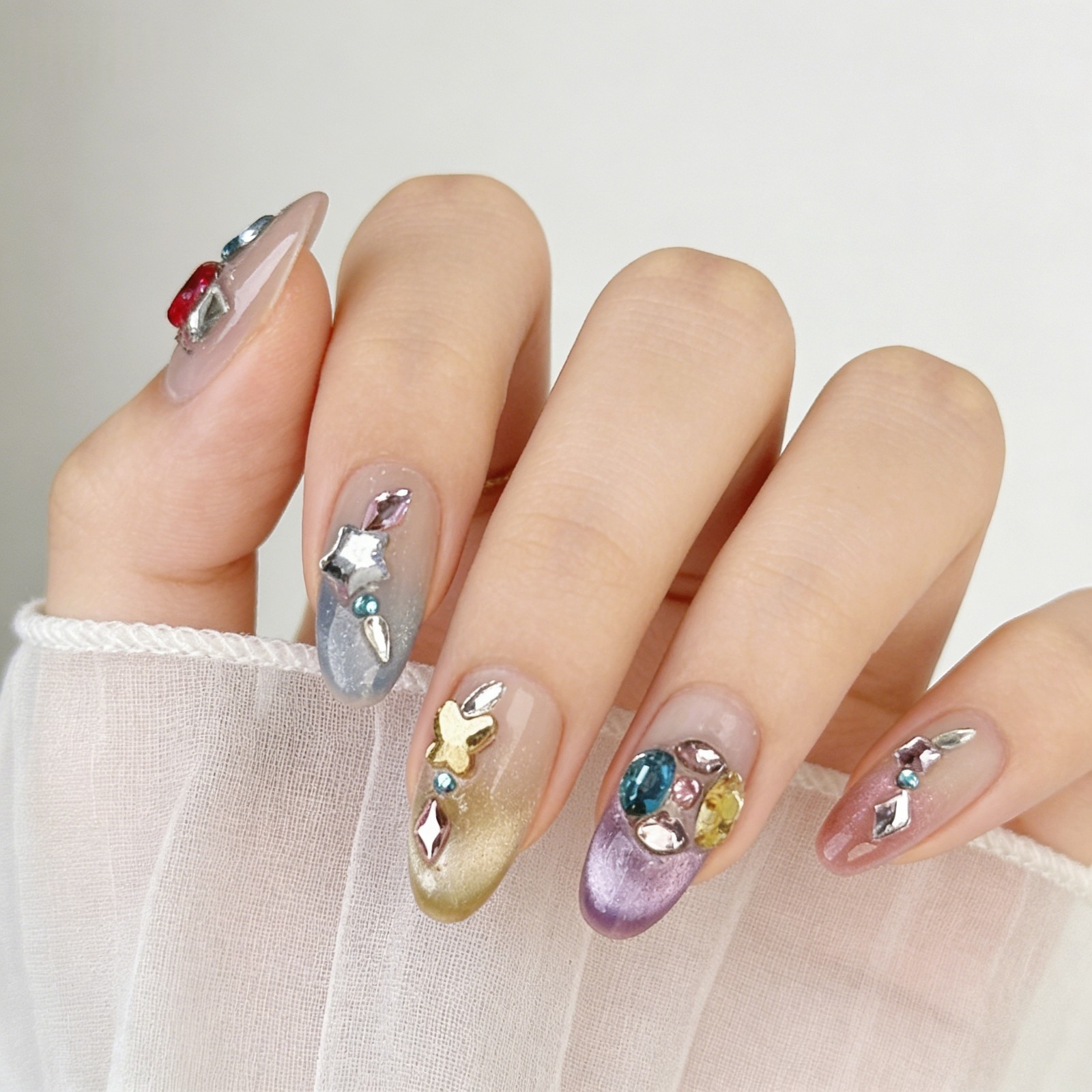 Rainbow Sugar Diamond Press-On Nails Medium Oval Sweet Cool Style Handmade Set