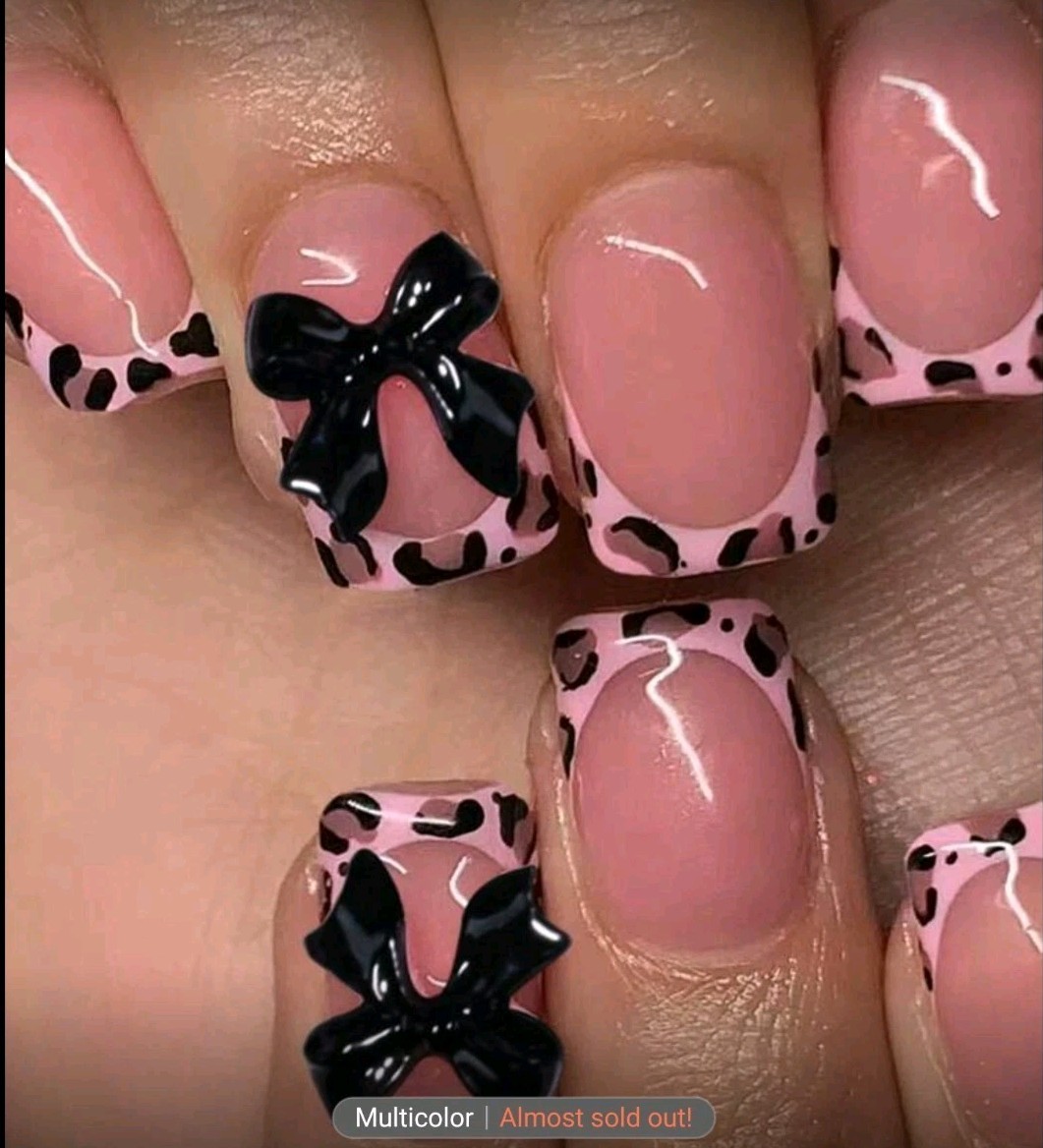 24Pcs Short Squpink French Tip Press On Nails Mediumare 3D Bow Design Acrylic