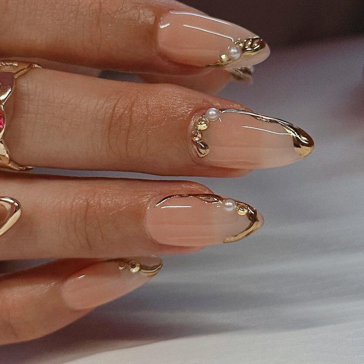 Fashionable 24 Pcs Gold Line French Tip Almond Nails – Easy Application