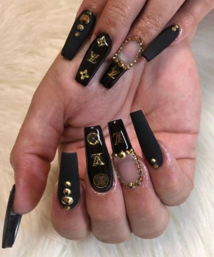 NWT NAIL ART DESIGN 4mm×3mm GOLD METAL NAIL DECALS: N°15