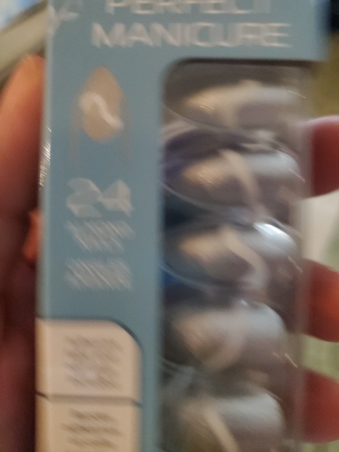 Sally Hansen Salon Effect Perfect Manicure x Hershey’s Kisses Handing Out Kisses