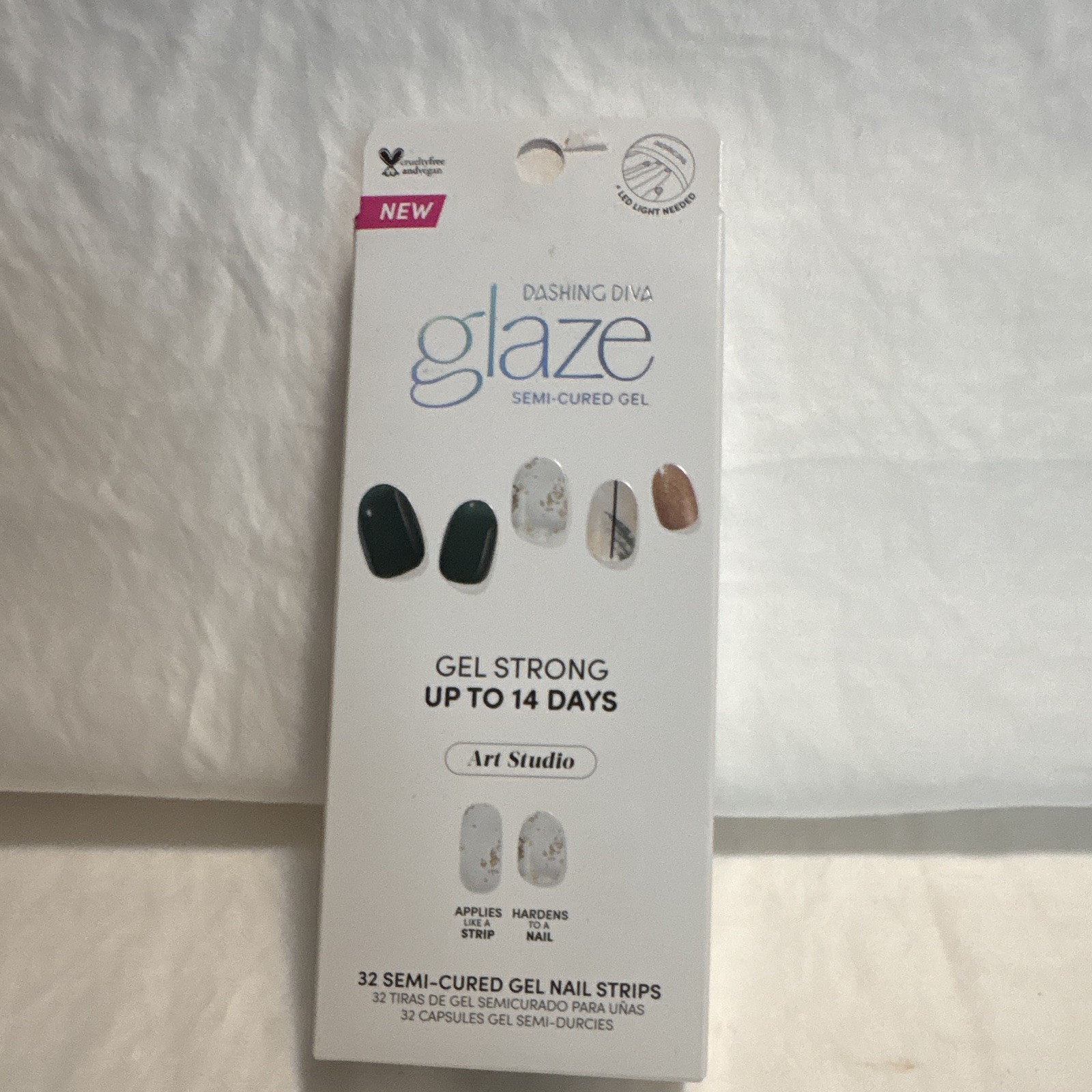 Dashing Diva Glaze Press-On Nails Pre-Designed Shiny Green/White/Beige 32