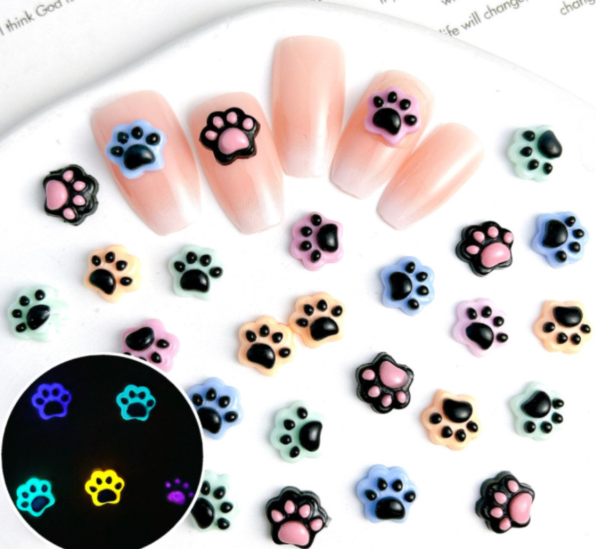 10pcs Random Glow In Dark Cat Dog Claw Print Nail Art Jewelry Décor NH25