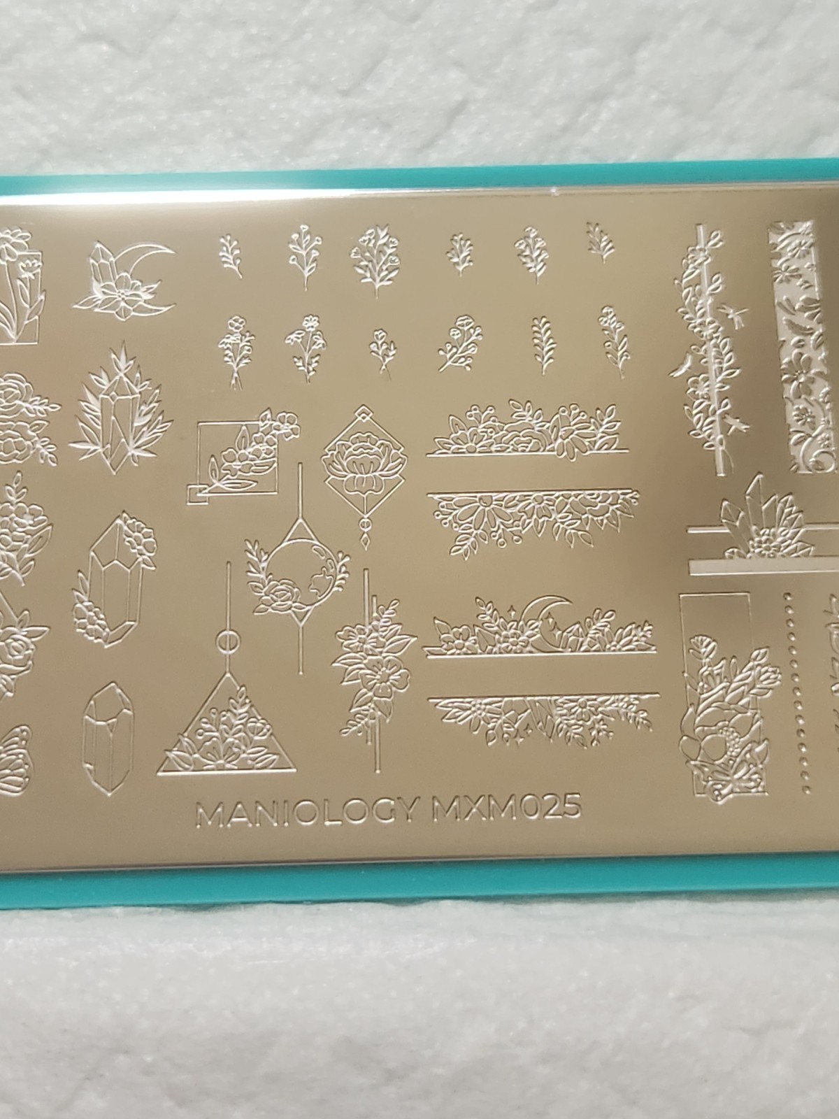 Maniology x Me Nail Stamping Plate Set – MXM025 & MXM026 – Nature Inspired Image