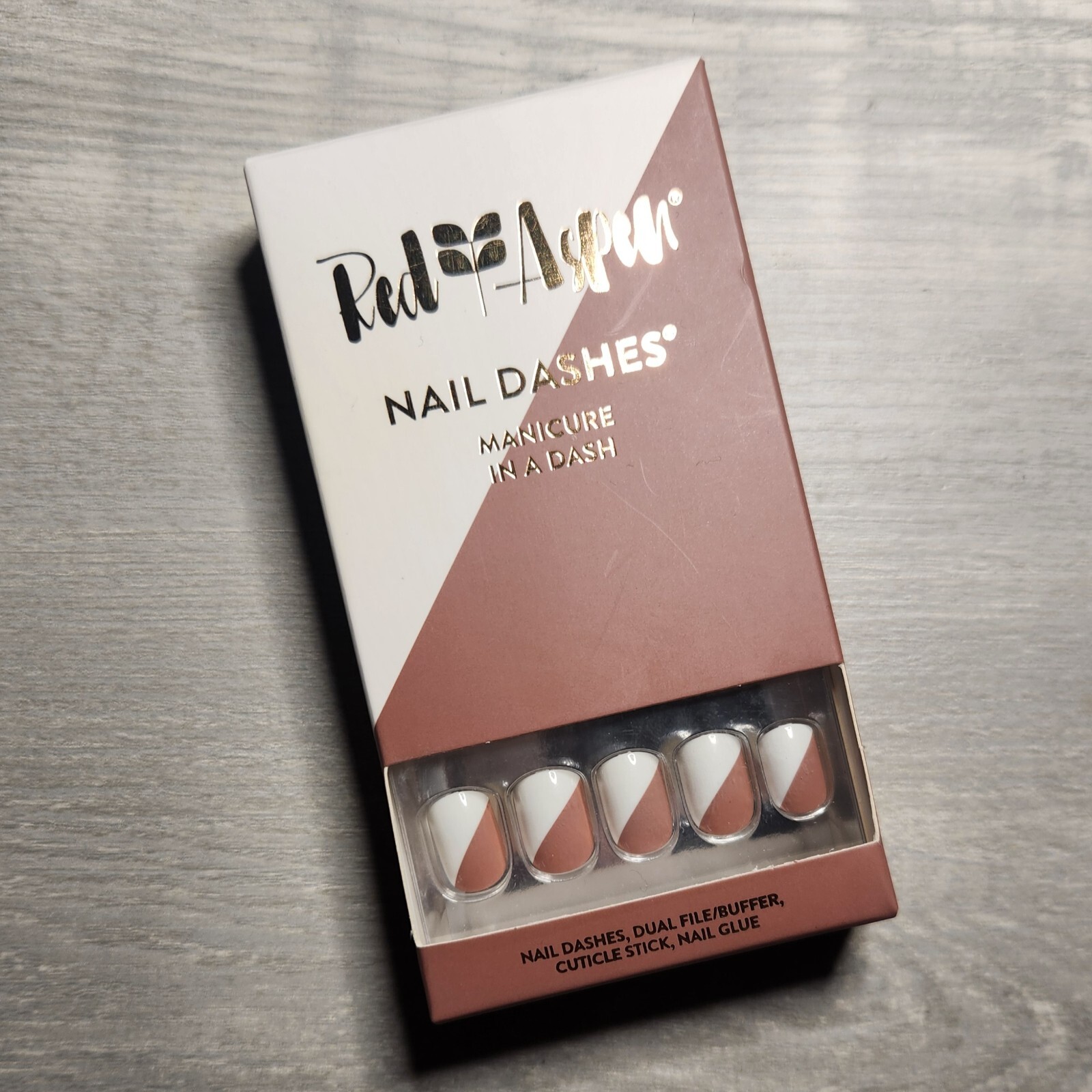 Press On Nails Connie Casual Neutral Color Short Square Natural Dashes Red Aspen