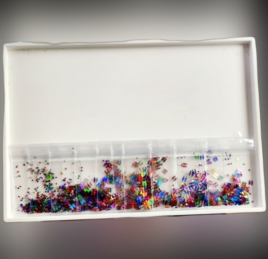 NWT NAIL ART DESIGN MULTICOLORED MIXTURE FLAT METALLIC FOIL LUXURY LOGO SEQUINS