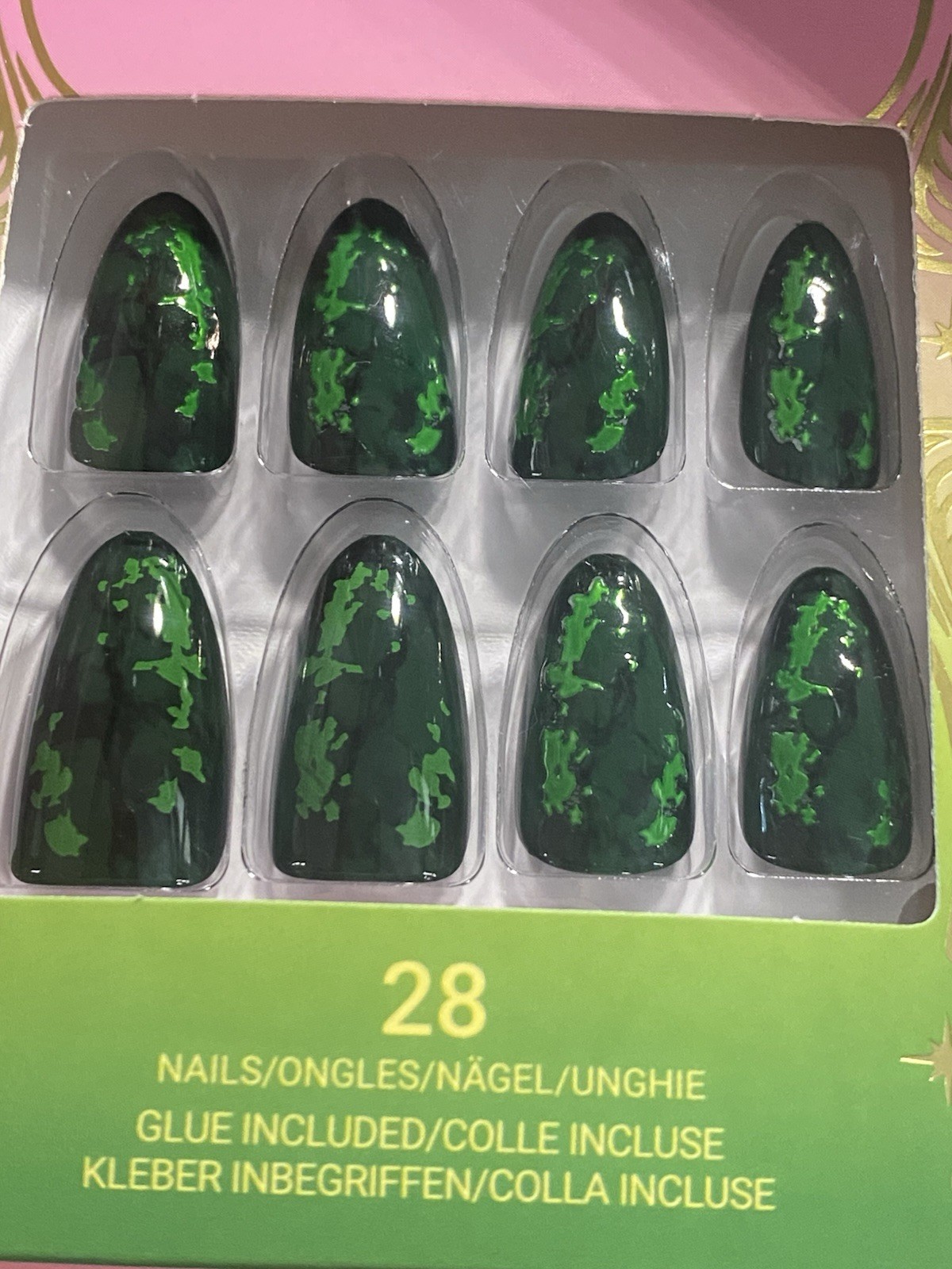 NEW LMTD WICKED MOVIE X KISS NAILS 28 GLUE MED ALMOND DARK GREEN W/LIGHT GREEN