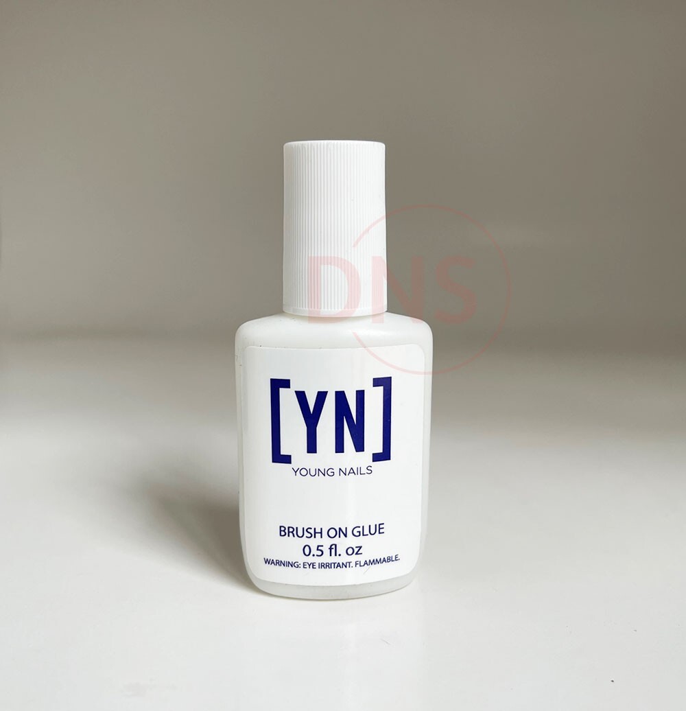 Young Nails – Brush On Nail Glue 0.5 Fl Oz