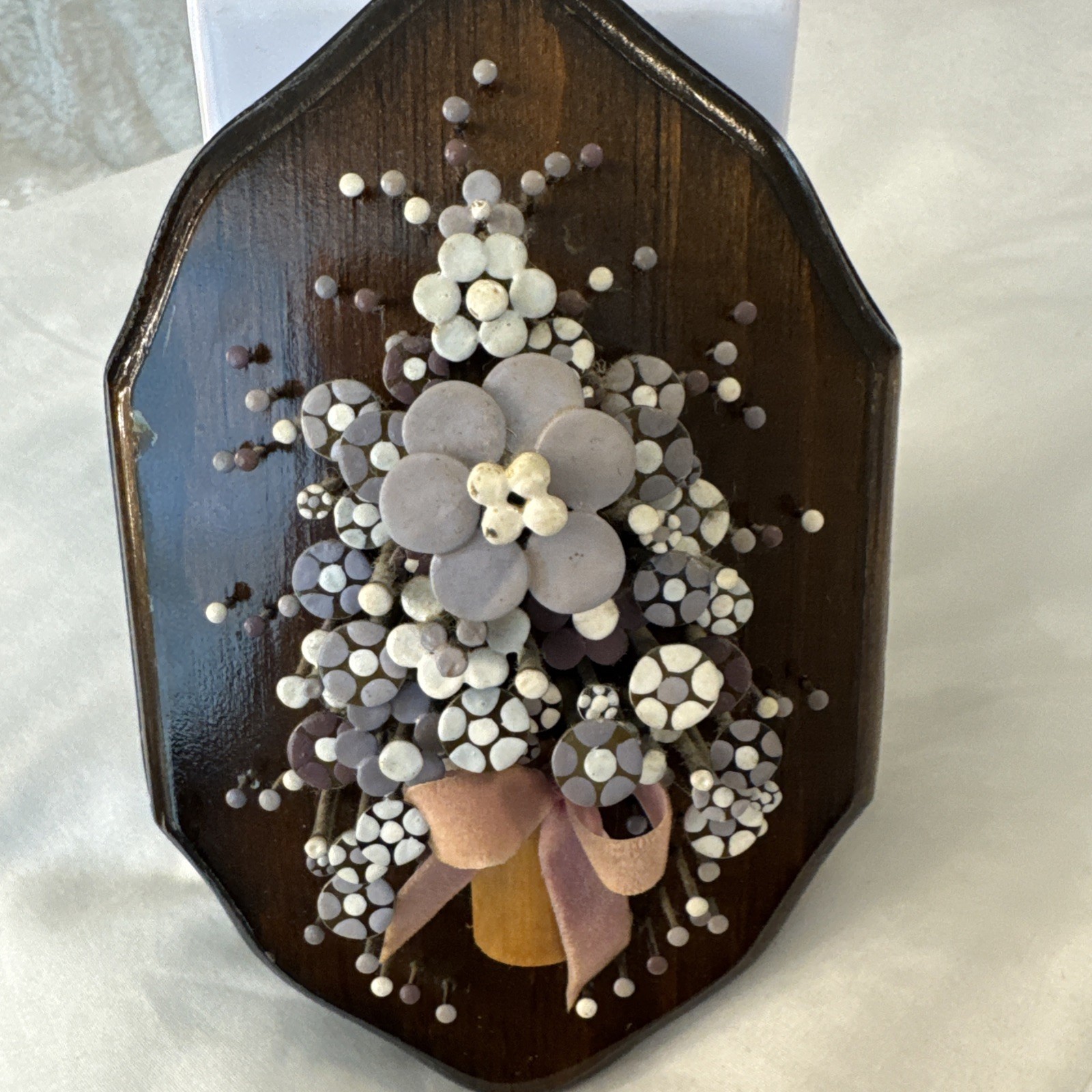 VINTAGE 1977 POL-O-CRAFT PAULINE OWENS ORIGINAL NAIL FLOWER ART BOUQUET PLAQUE