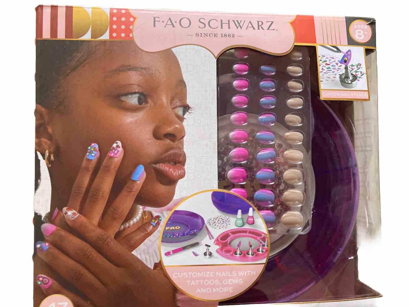 FAO Schwarz Street Chic Nails Custom Studio 8+ NEW