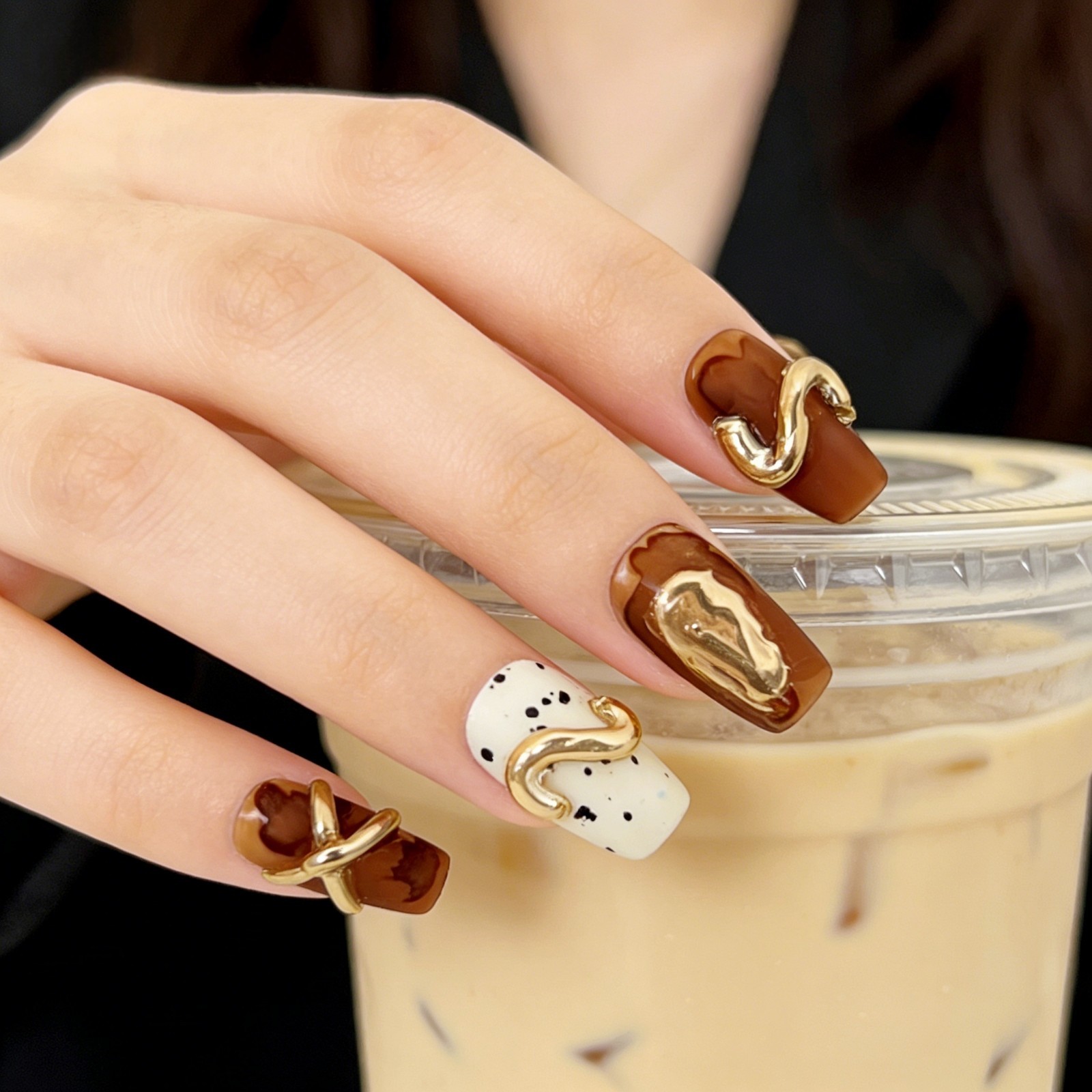 Vintage Metal Twist Brown Coffee Press-On Nails with Pearl Accent – Square Shape