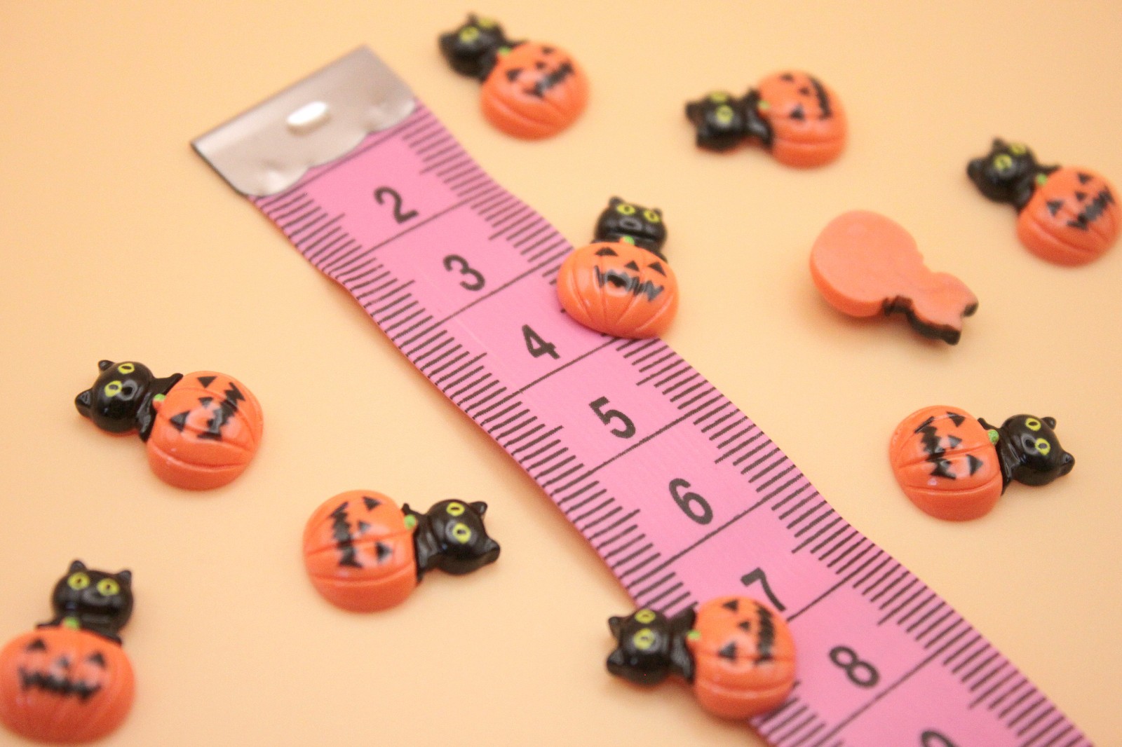 Mini Black Cat & Pumpkin 8Pk 1:24 Scale Flatback for Halloween Craft, Nail Art