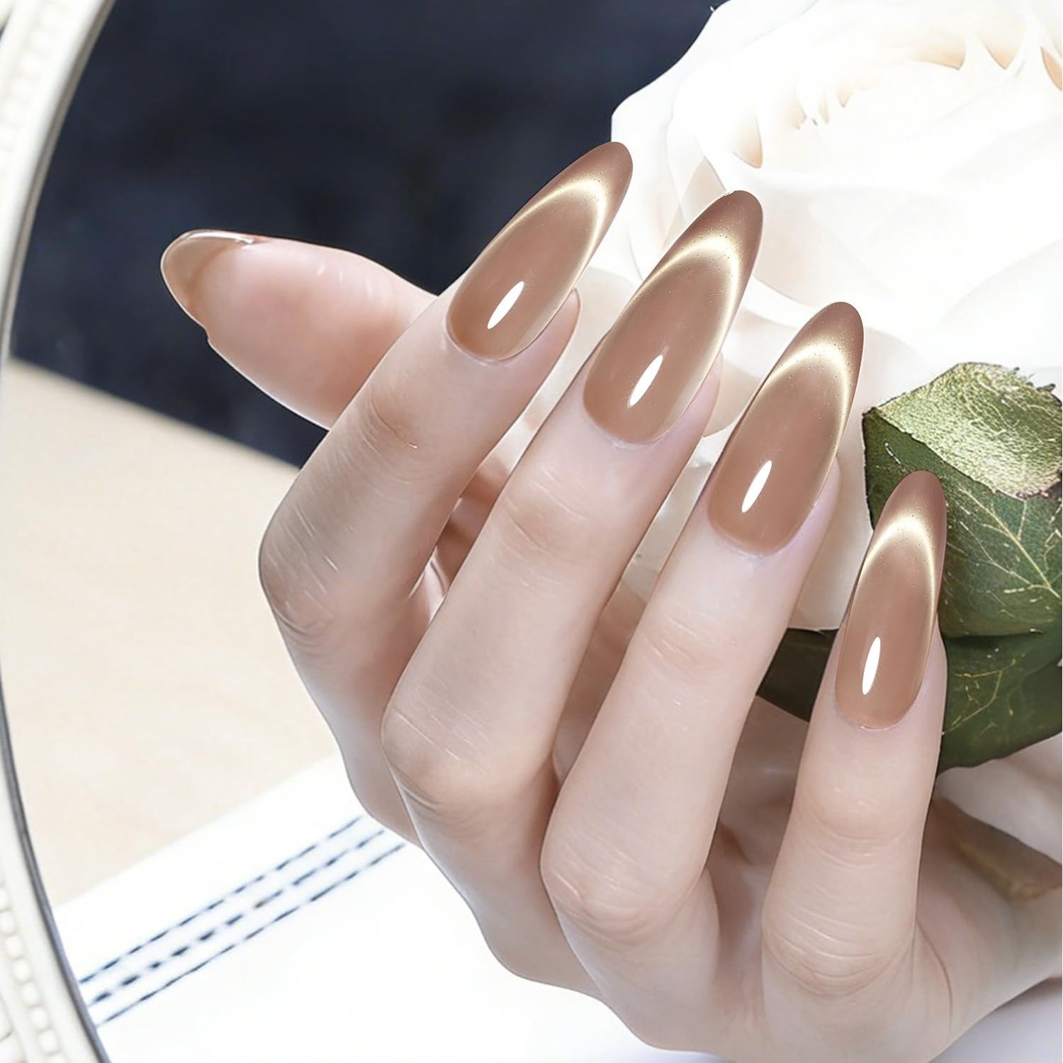 Precision Cat Eye Magnet Tool for Perfectly Crafted V Shape and Smile Line Nails