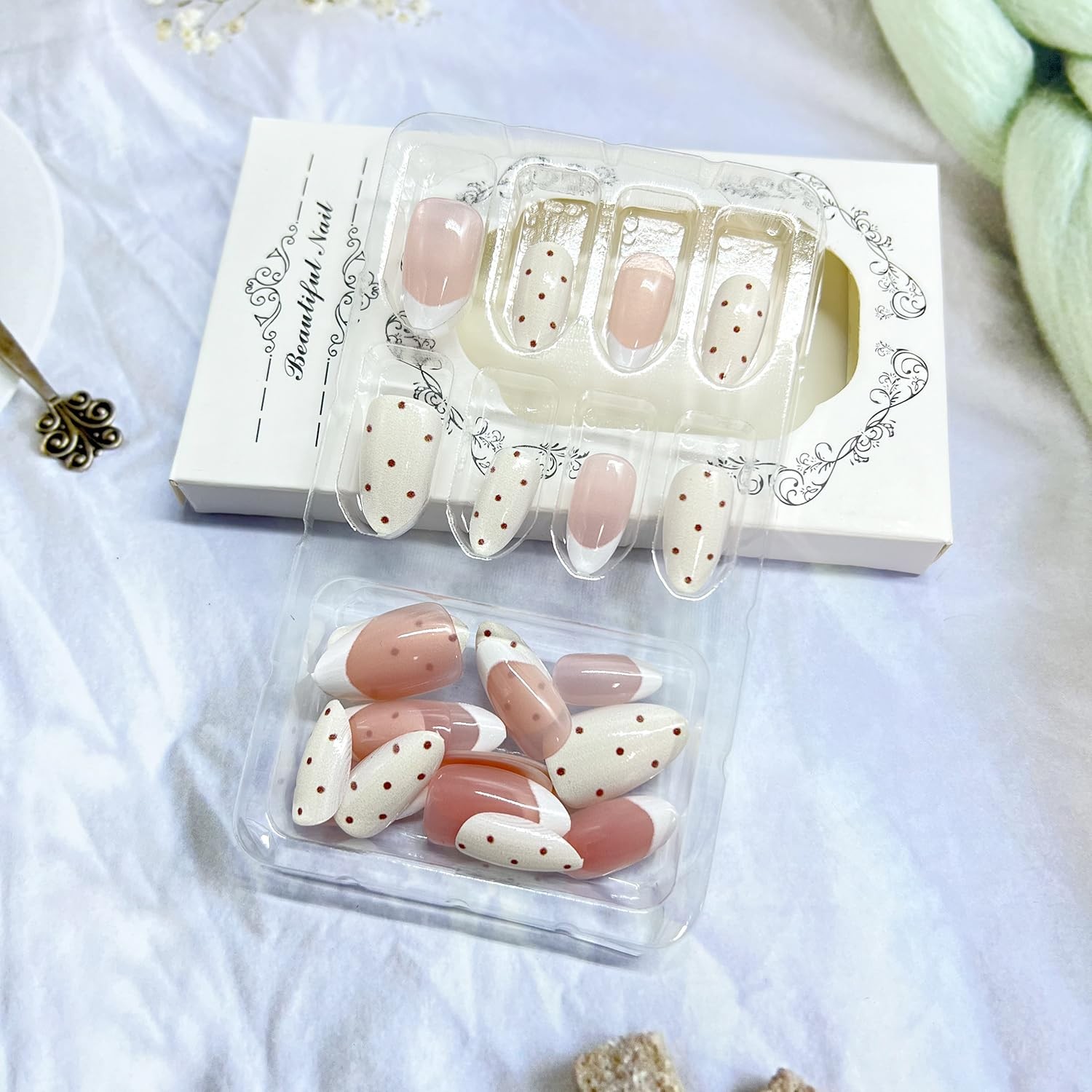Polka Dot Press on Nails Short Almond Fake Nails for Women 24Pcs