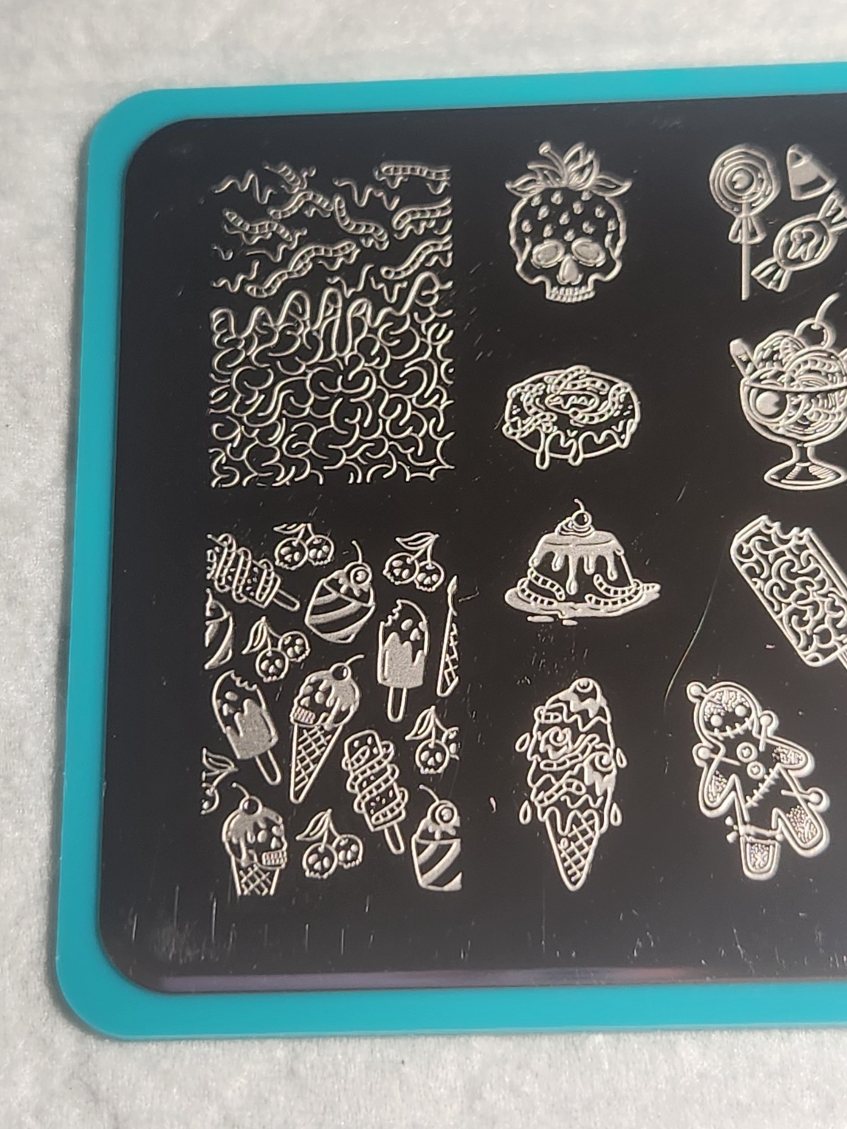 Maniology Nail Stamping Plate M248 Halloween Desserts