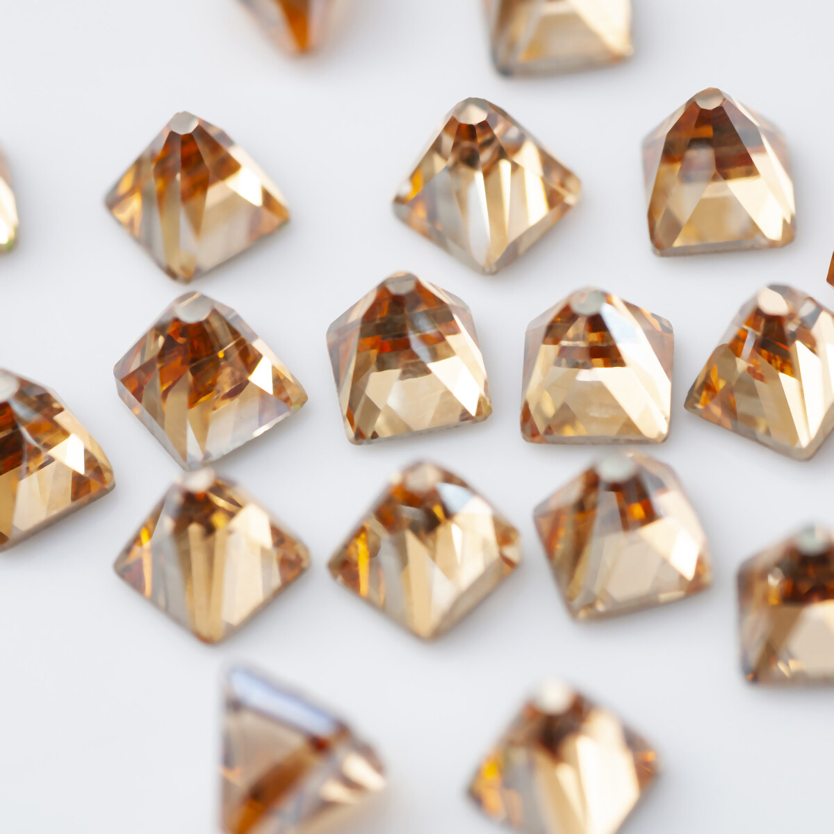 4mm AB Strass Nail Art Rhinestones Mini Triangles Colorful Stones Non Hotfix