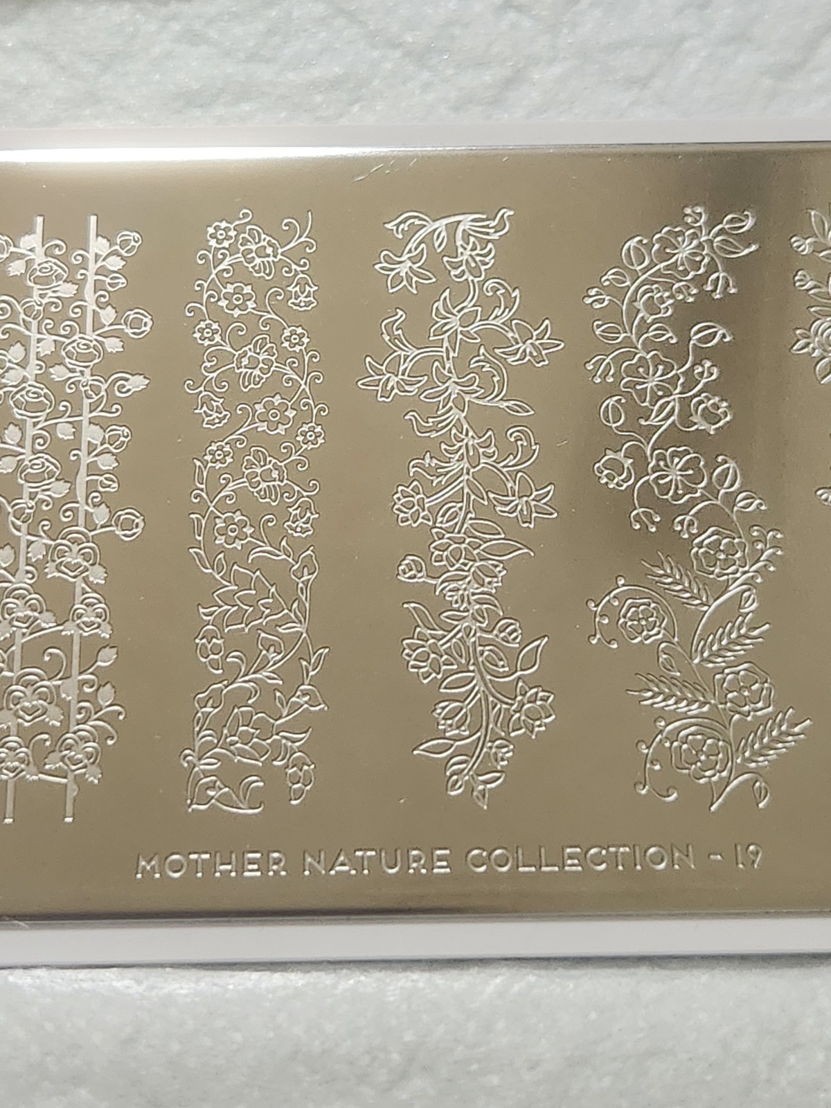 MoYou London Nail Stamping Plate – Mother Nature Collection 19