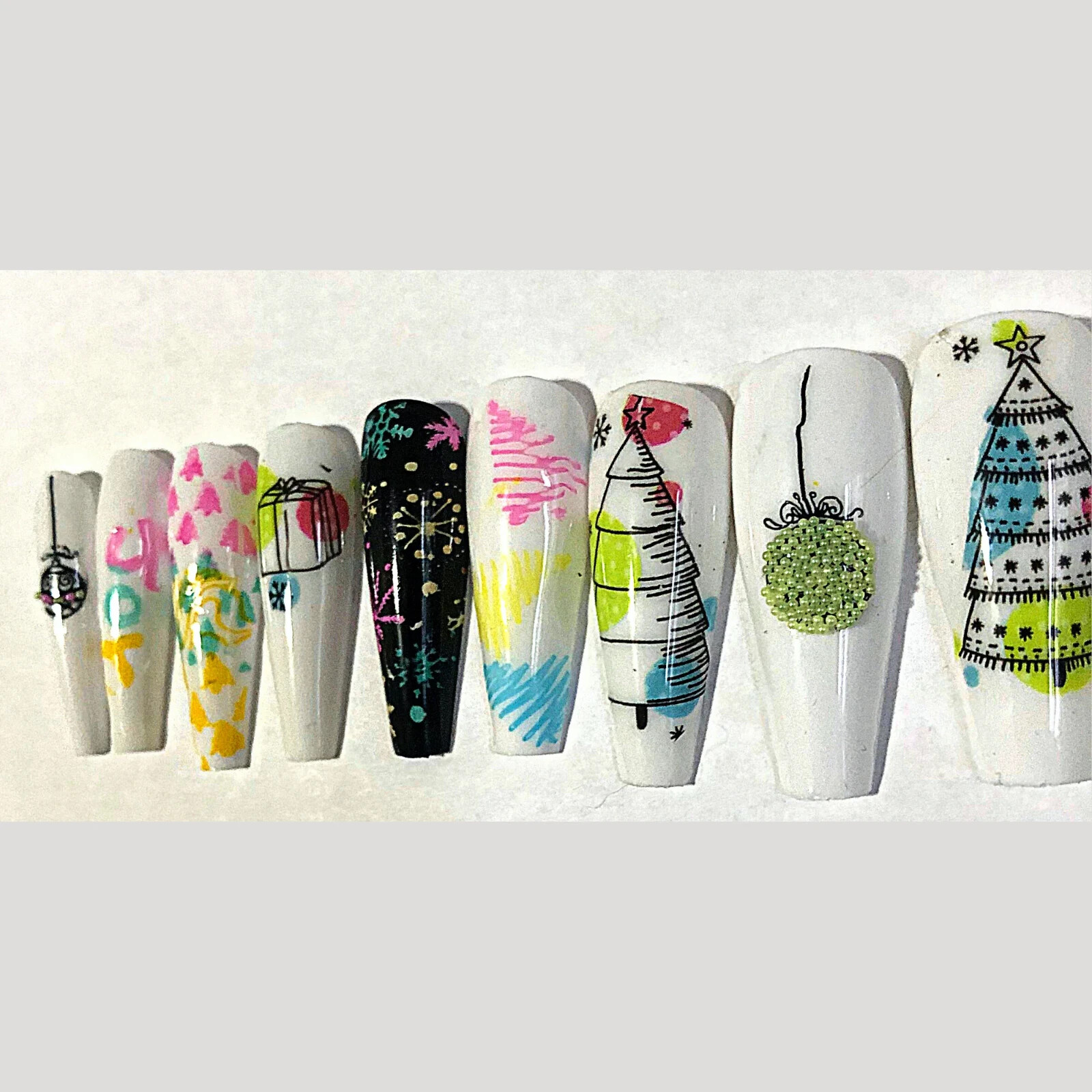 Colourful Christmas Press-On Nail Set – Ex-Long Ballerina (Size 0-8)