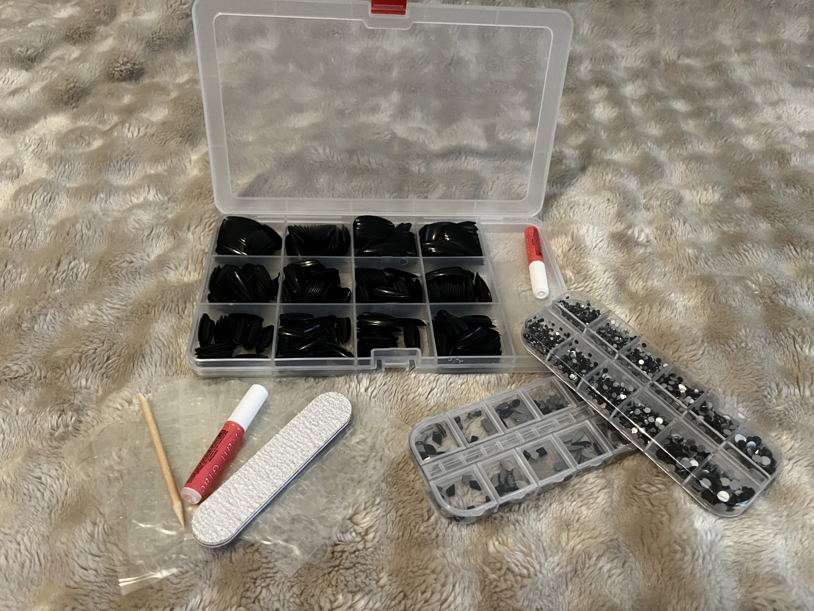 BRAND NEW 240pc Black Press-On Nail Kit a Complete DIY Manicure Set with Gems