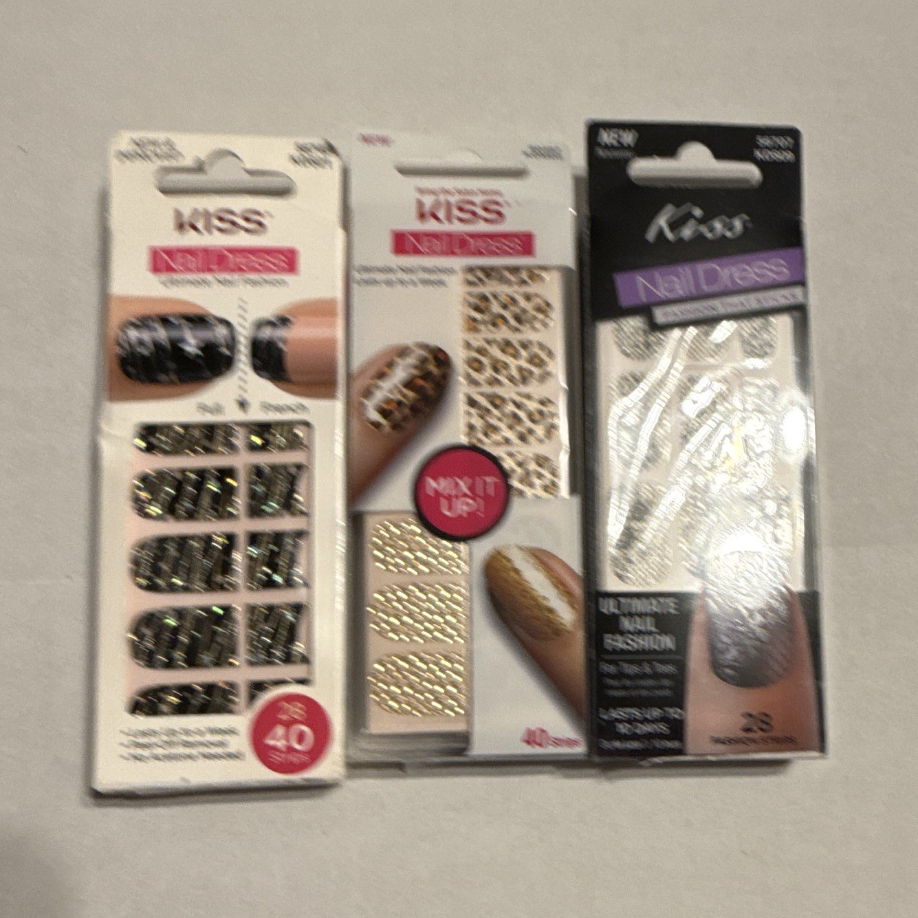 KISS Pre-Designed Press-On Nails Leopard Black/Gold Glitter Short Squoval