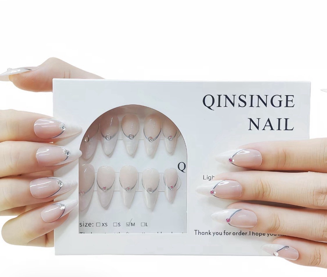 QINSINGE French Ballet Press-On Nails