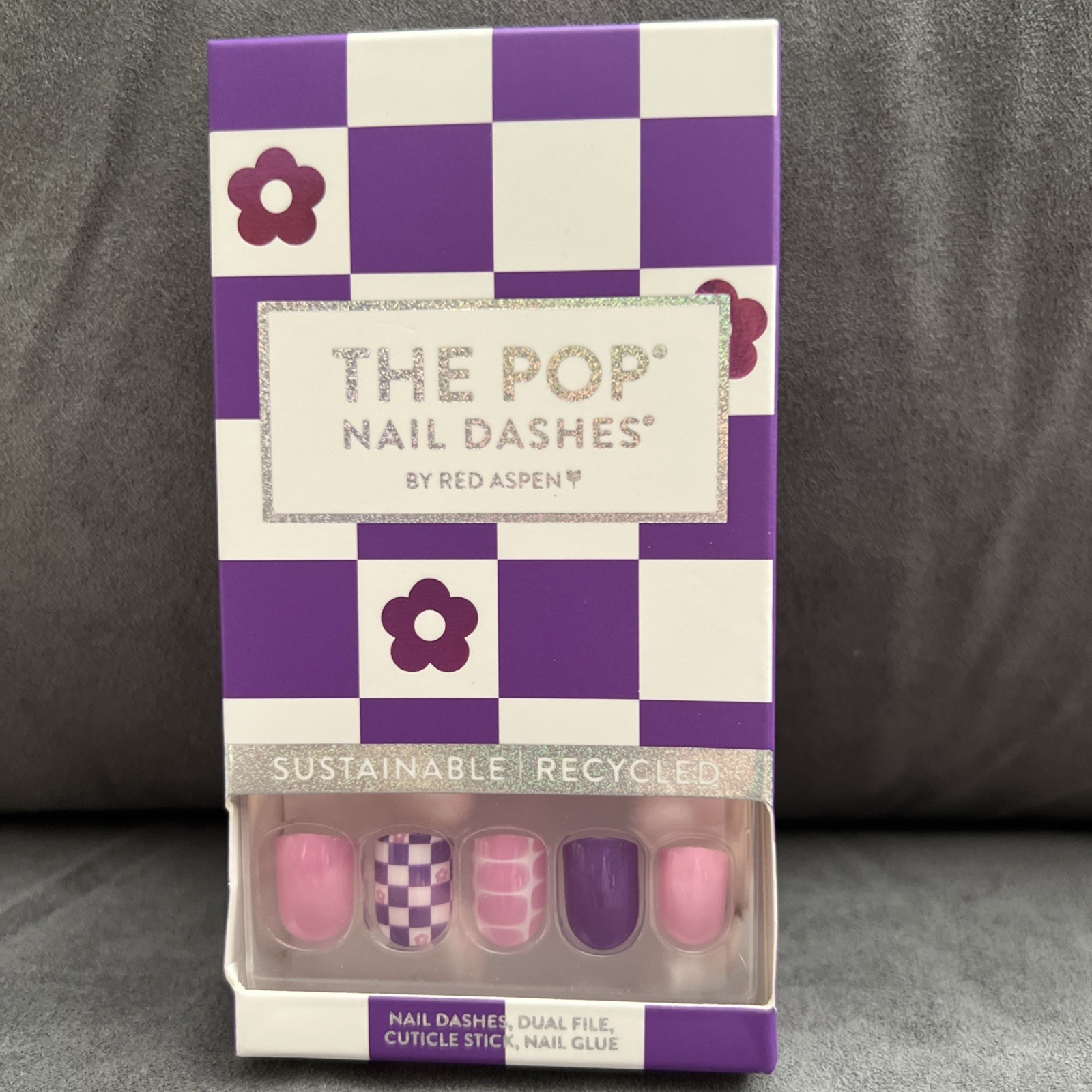 Red Aspen Press On Nails, Short Square, You’re So Posie-tive, Palmer Design B6y